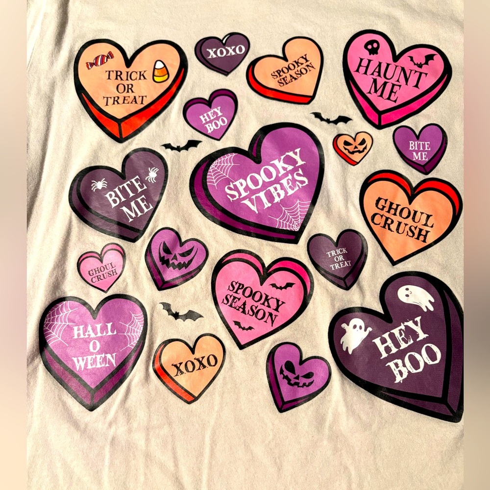 Bella Canvas Halloween Heart Graphic Tee shirt  size large spooky vibes bite me